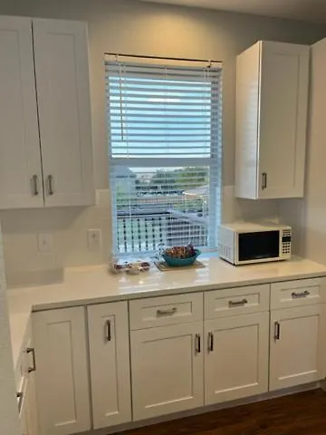 Knight Hawk Suites Bed & Breakfast