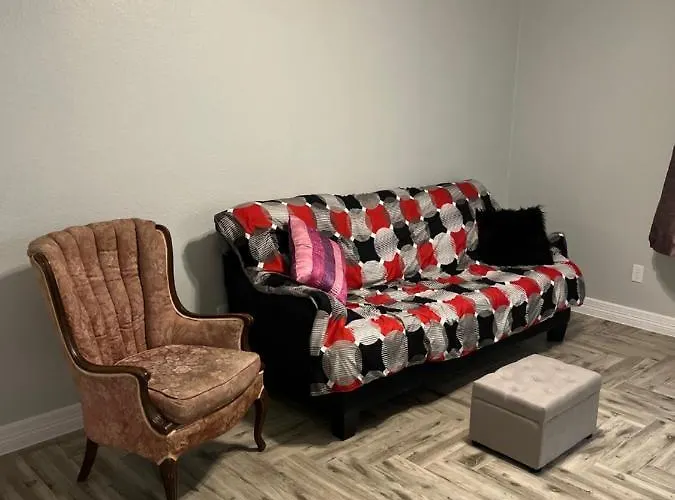 Knight Hawk Suites *